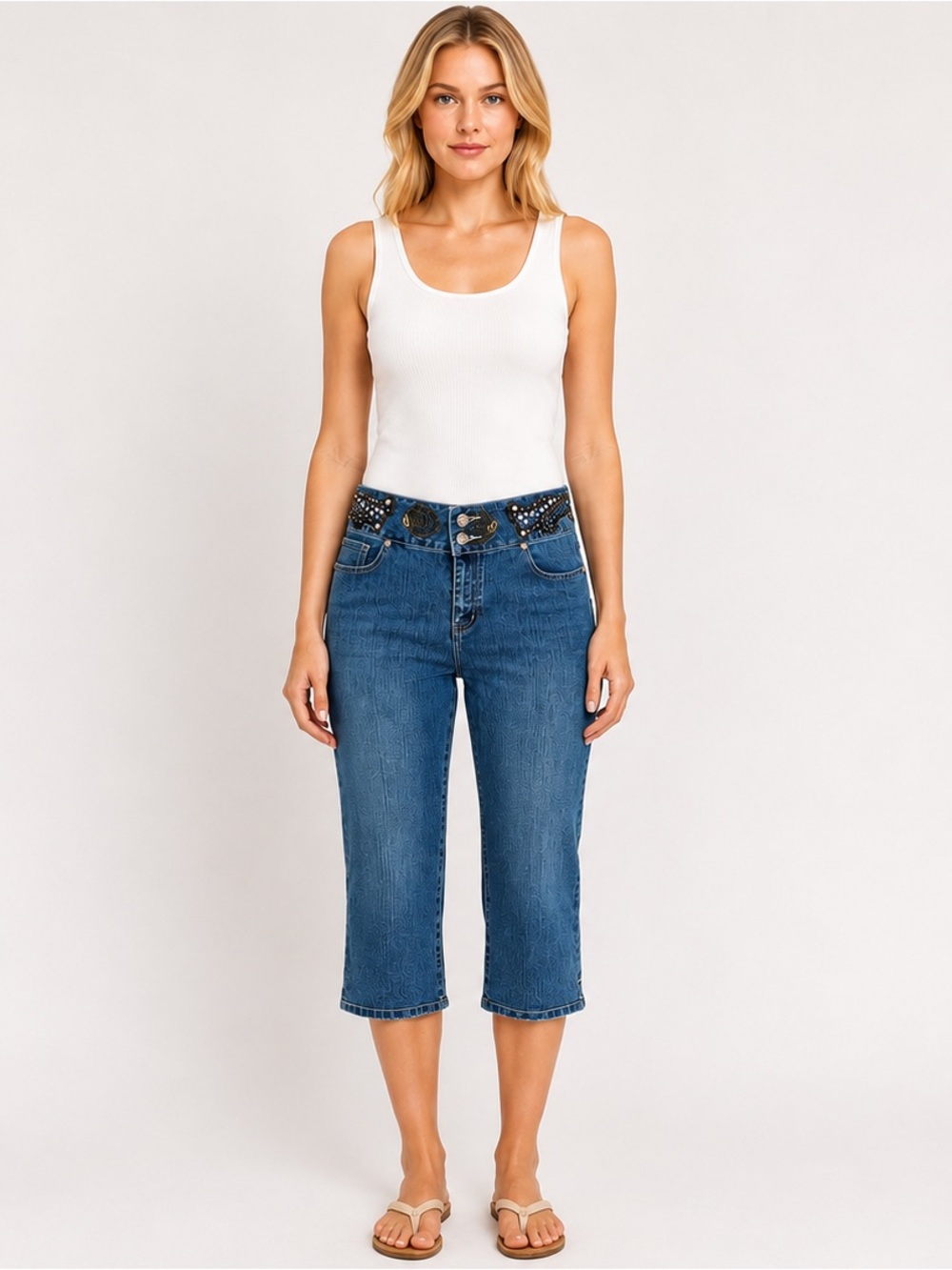 Cosmopolitan Jeanswear Embroidered Stretch Capri Jeans Medium Blue Wash Size 10